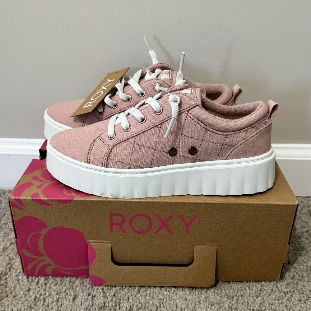ROXY Sneakers BRAND NEW in BOX Women’s 6.5
